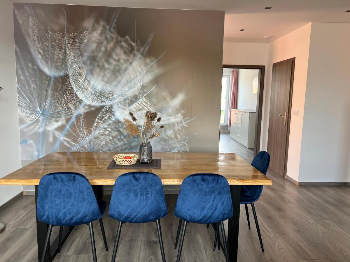 Nesvady Apartmany Catalina מראה חיצוני תמונה
