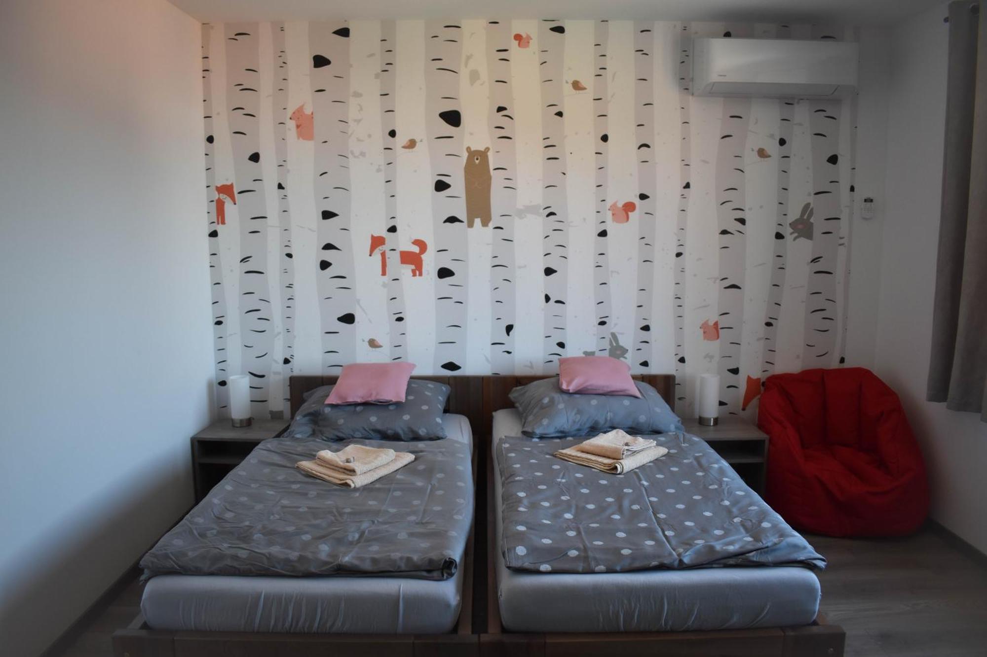 Nesvady Apartmany Catalina מראה חיצוני תמונה