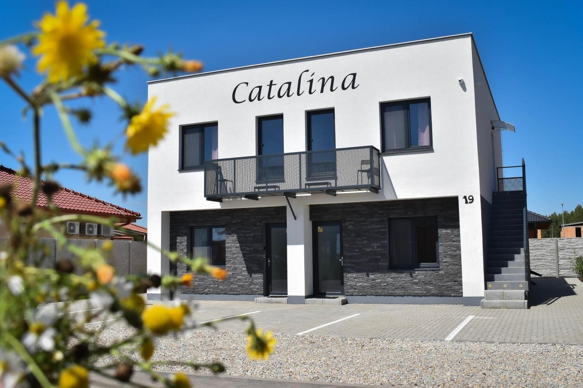 Nesvady Apartmany Catalina מראה חיצוני תמונה