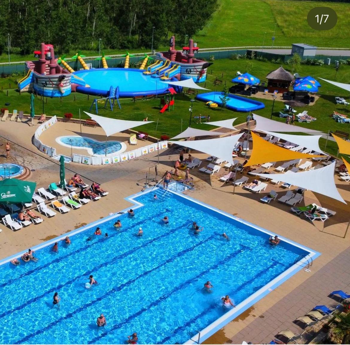Nesvady Apartmany Catalina מראה חיצוני תמונה