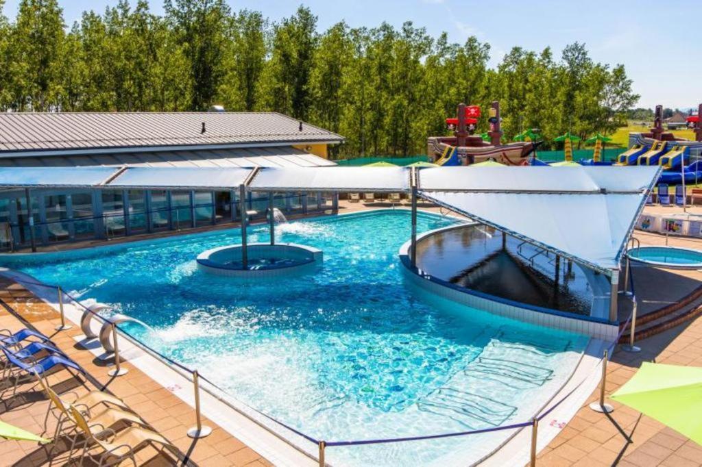 Nesvady Apartmany Catalina מראה חיצוני תמונה