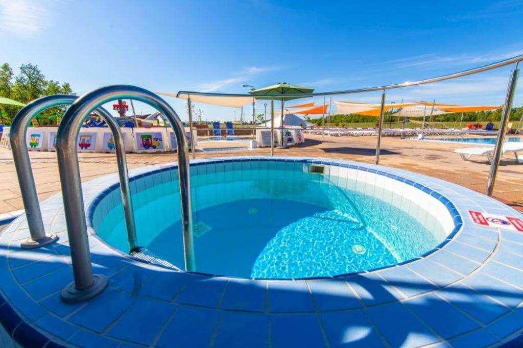 Nesvady Apartmany Catalina מראה חיצוני תמונה